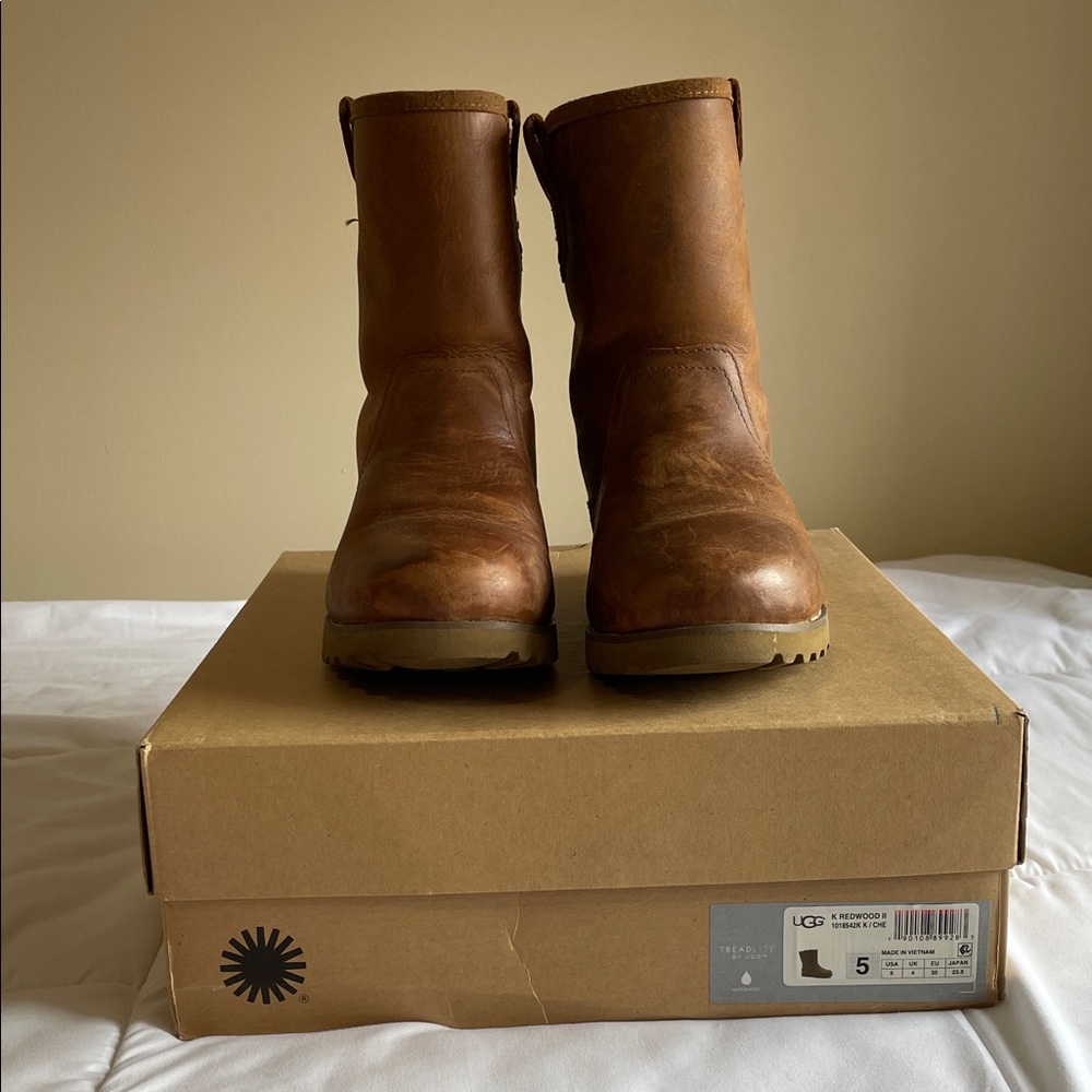 UGG Redwood II Tan Boots